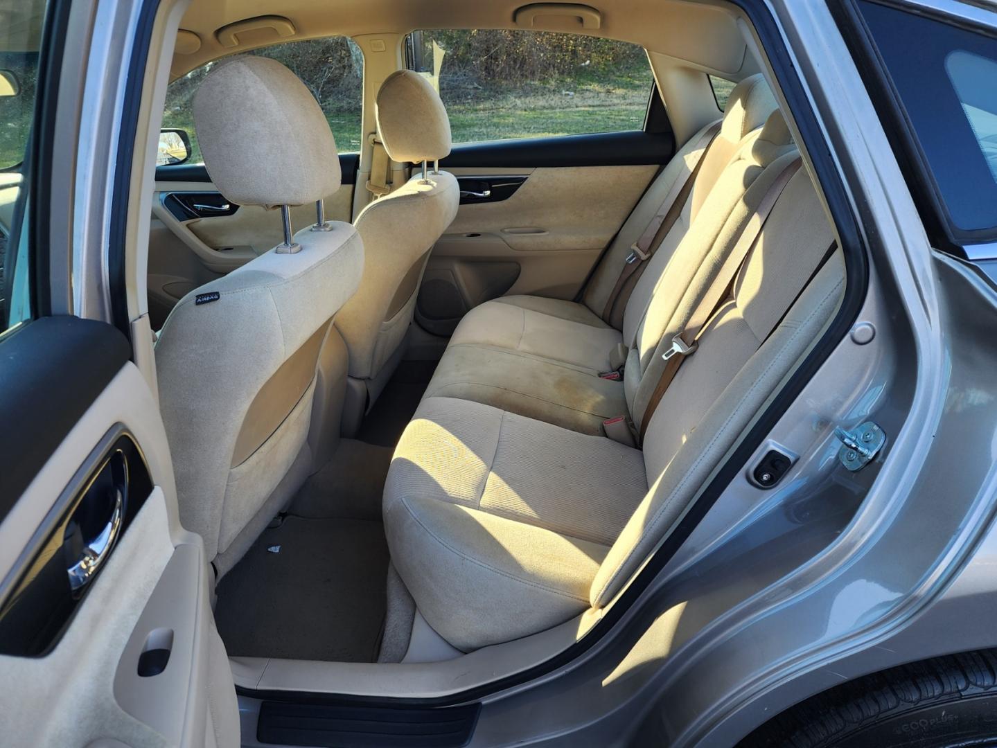 2013 Gold /BEIGE Nissan Altima 2.5 S (1N4AL3AP7DC) with an 2.5L L4 DOHC 16V engine, Automatic transmission, located at 1221 Madison St., Shelbyville, TN, 37160, (931) 680-9439, 0.000000, 0.000000 - Photo#4
